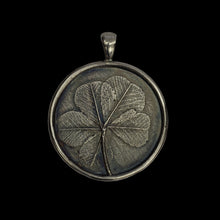 Load image into Gallery viewer, Anomalia Talisman - 5 Leaf Clover
