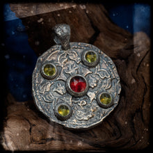 Load image into Gallery viewer, Escudo Talisman: Garnet&amp;Peridots
